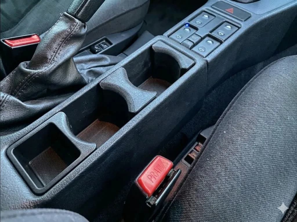 Підстаканник для BMW E34, тримач для стаканів чорний - зображення 1