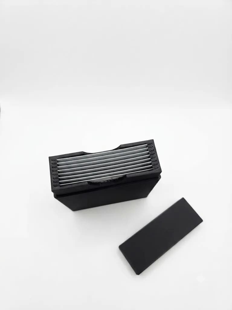 Дорожній захисний кейс для фотографій Polaroid (серії i-Type та 600) – чорний