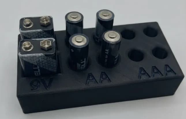 Тримач-органайзер для батарей типу АА, ААА, 9V крона, чорний - зображення 1