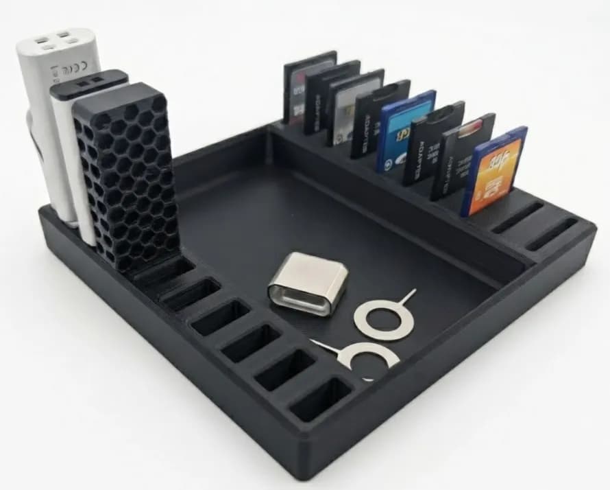 Органайзер для SD-карт, MicroSD, адаптерів, USB-флешок, SIM-карт, скріпок для SIM та дрібних аксесуарів (чорний)