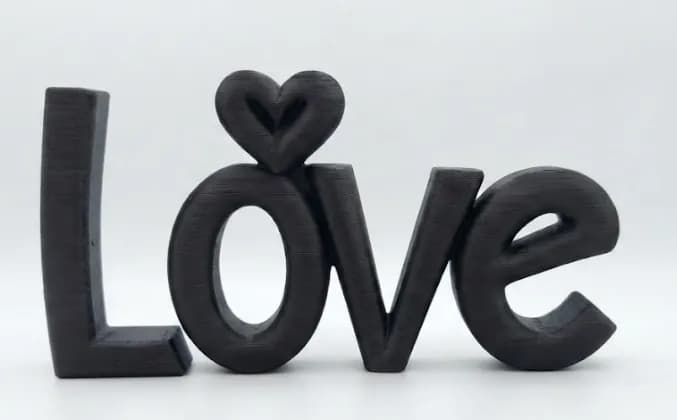 Декоративна фігурка, напис "Love", пластикова, чорна, 4.9х8.9х1.5 см