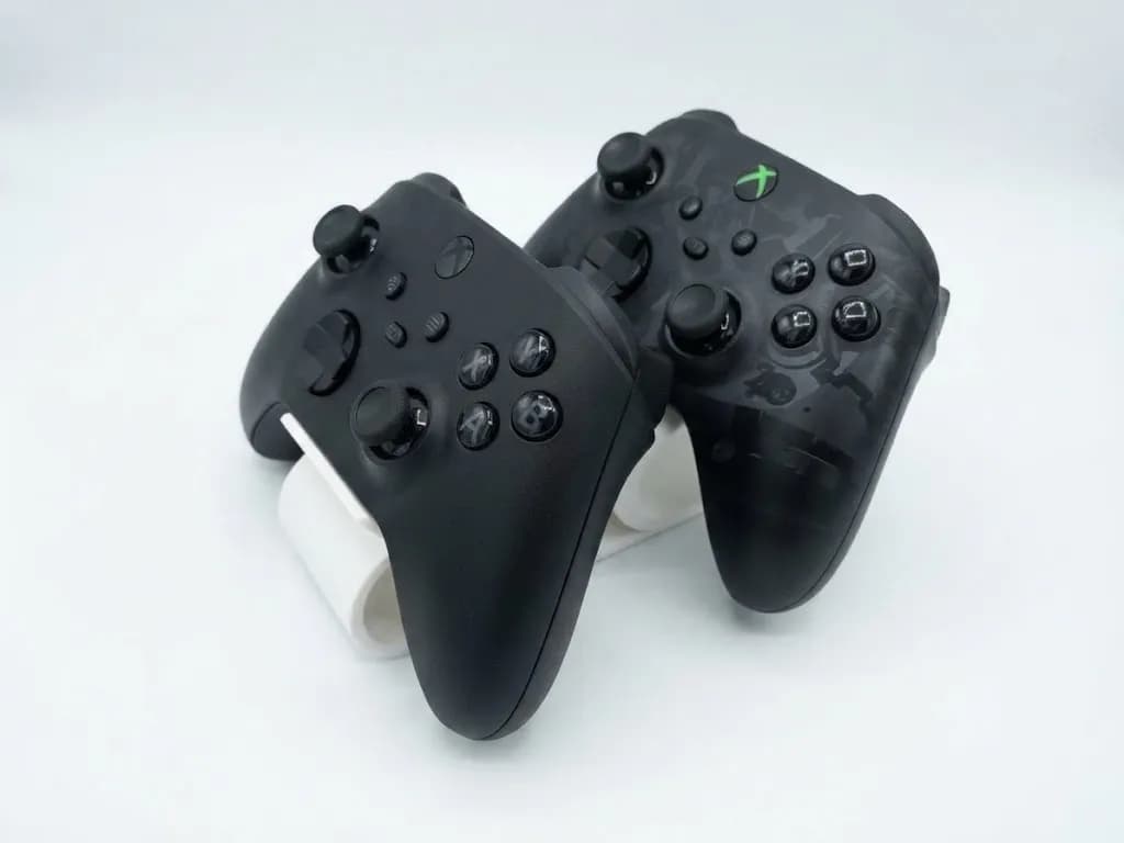 Підставка-тримач для двох контролерів Xbox, біла - зображення 1
