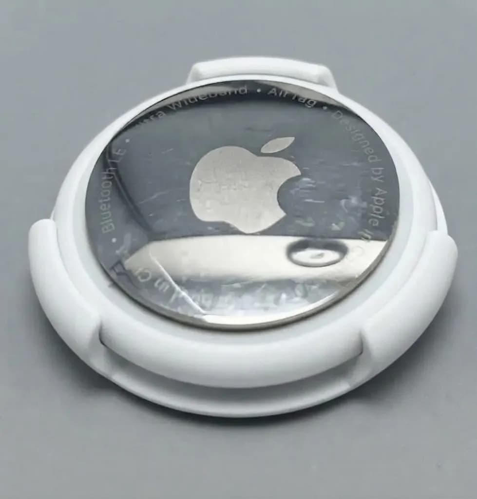 Захисний Кейс-тримач для Apple AirTag, білий пластиковий - зображення 1