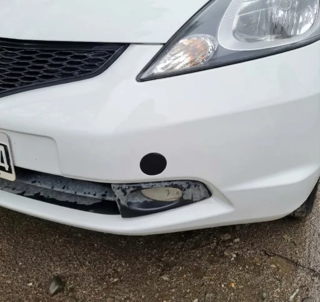 Заглушка переднього буксирувального гака Honda Fit / Jazz (2008–2014), чорна