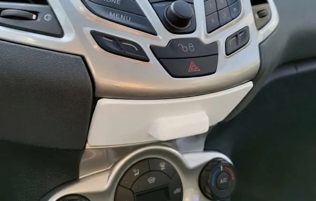 Центральний висувний ящик для панелі приладів Ford Fiesta (починаючи з MK7), білий - зображення 1