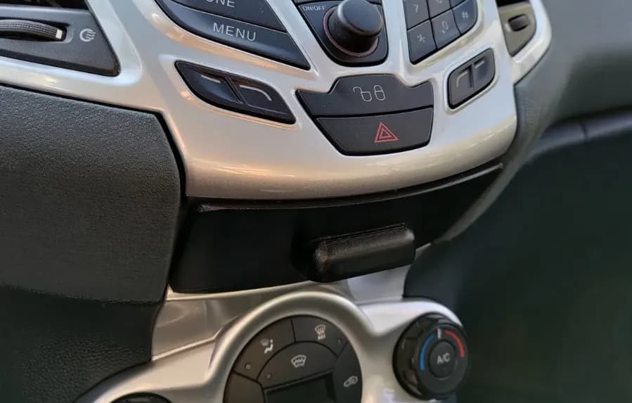 Центральний висувний відсік-ящик для Ford Fiesta (починаючи з MK7), чорний - зображення 1