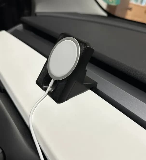 Тримач MagSafe для iPhone на дефлекторі Tesla Model 3 / Model Y, чорний - зображення 1