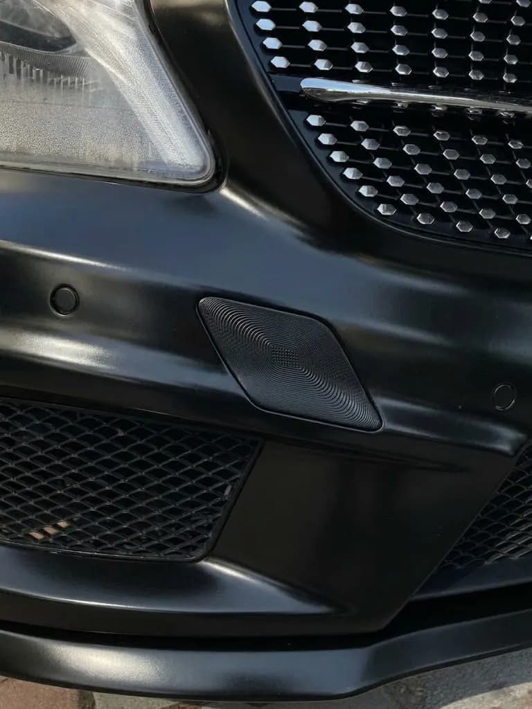 Заглушка гака для буксирування переднього бампера Mercedes A180, чорна - зображення 1